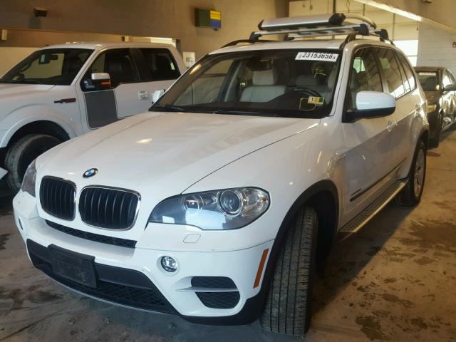 5UXZV4C59CL761103 - 2012 BMW X5 XDRIVE3 WHITE photo 2