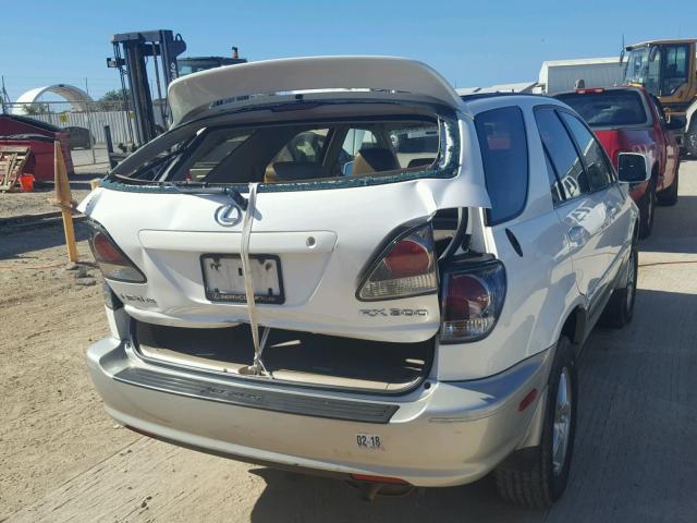 JTJGF10U410116497 - 2001 LEXUS RX 300 WHITE photo 4