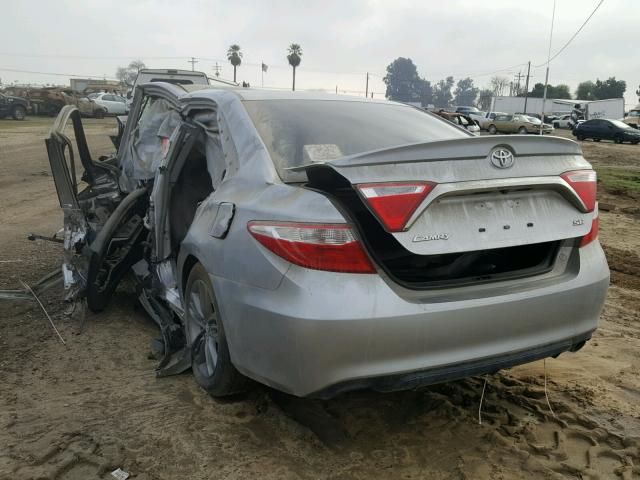 4T1BF1FK8HU319541 - 2017 TOYOTA CAMRY LE 银色 照片 3