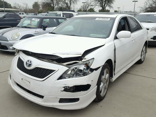 4T1BE46K89U920213 - 2009 TOYOTA CAMRY BASE WHITE photo 2