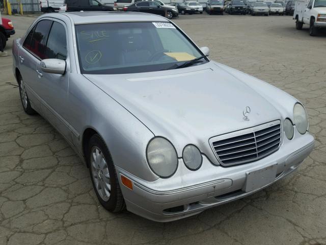 WDBJF65G9YA967576 - 2000 MERCEDES-BENZ E 320 SILVER photo 1