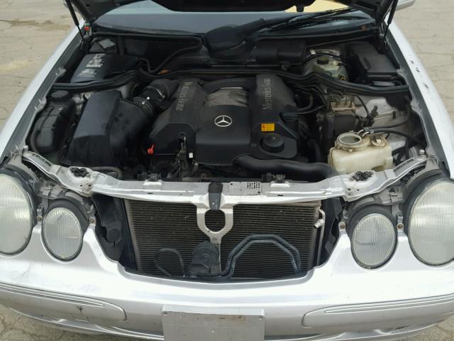 WDBJF65G9YA967576 - 2000 MERCEDES-BENZ E 320 SILVER photo 7