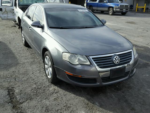 WVWJK73C28E079697 - 2008 VOLKSWAGEN PASSAT TUR GRAY photo 1