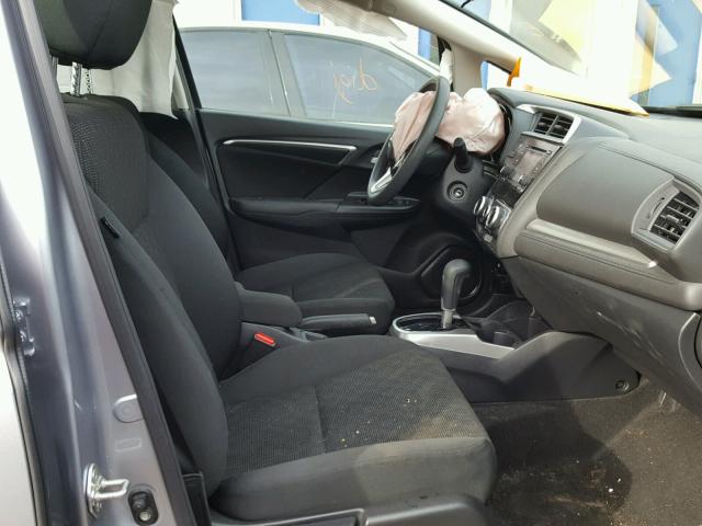 3HGGK5H5XHM703721 - 2017 HONDA FIT LX رمادي صورة 5