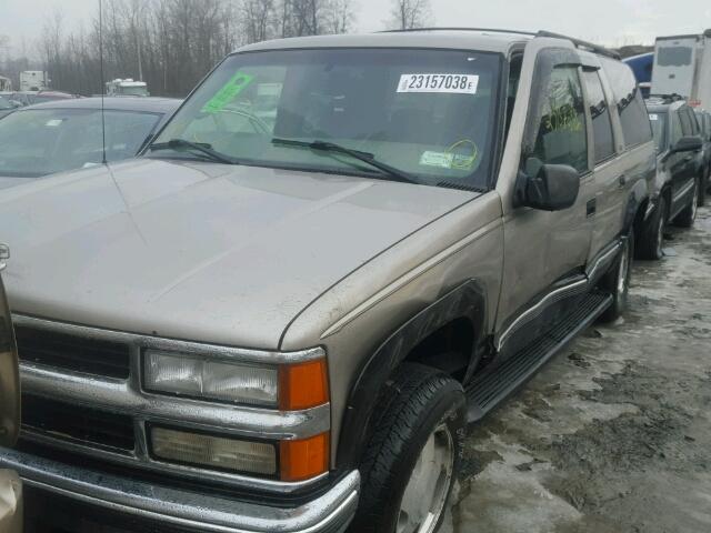 1GNFK16R8XJ518966 - 1999 CHEVROLET SUBURBAN K TAN photo 1