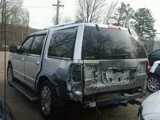 5LMJJ2J50BEJ09676 - 2011 LINCOLN NAVIGATOR SILVER photo 3