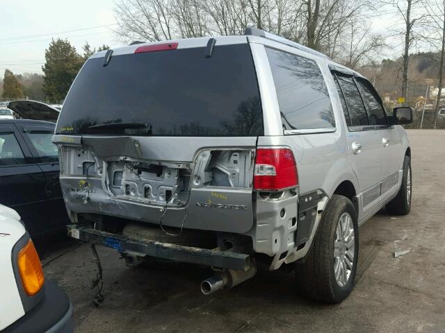 5LMJJ2J50BEJ09676 - 2011 LINCOLN NAVIGATOR SILVER photo 4