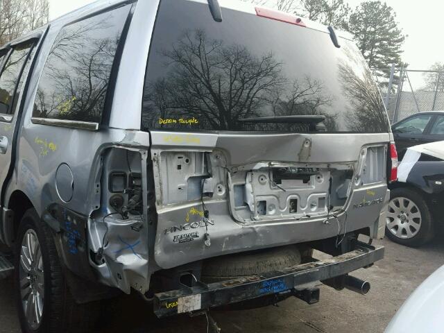 5LMJJ2J50BEJ09676 - 2011 LINCOLN NAVIGATOR SILVER photo 9