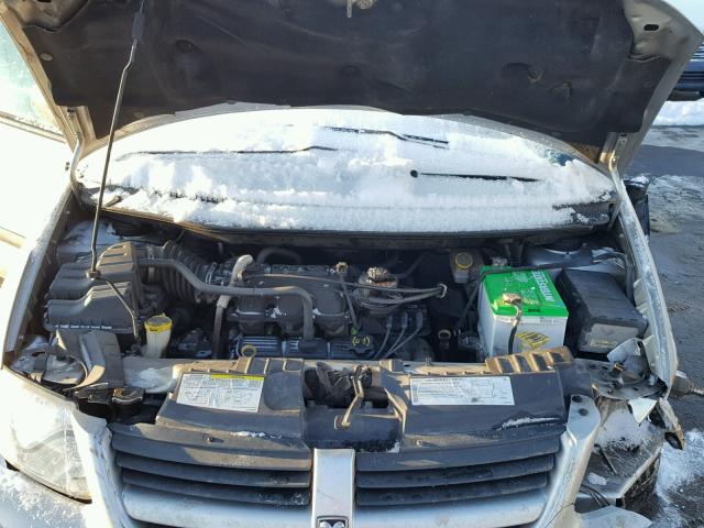 1D4GP24R45B142638 - 2005 DODGE GRAND CARA SILVER photo 7