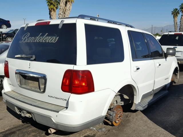 5LMFU27R33LJ23852 - 2003 LINCOLN NAVIGATOR WHITE photo 4