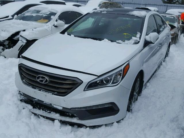 5NPE34AF3FH040088 - 2015 HYUNDAI SONATA SPO WHITE photo 2