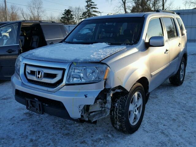 5FNYF4H58BB091113 - 2011 HONDA PILOT EXL SILVER photo 2