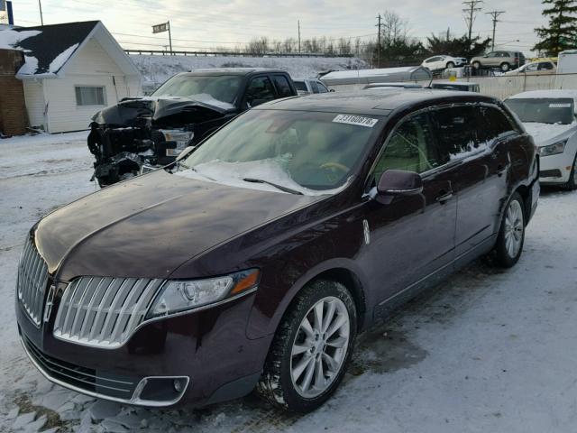 2LMHJ5AT3BBJ52510 - 2011 LINCOLN MKT BURGUNDY photo 2