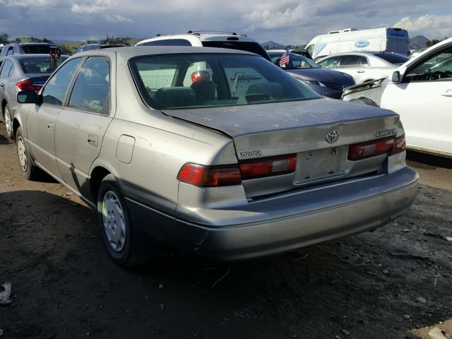 JT2BG22K1W0216939 - 1998 TOYOTA CAMRY CE GOLD photo 3