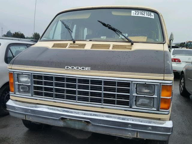 2B6HB23TXFK261534 - 1985 DODGE RAM VAN B2 BROWN photo 9