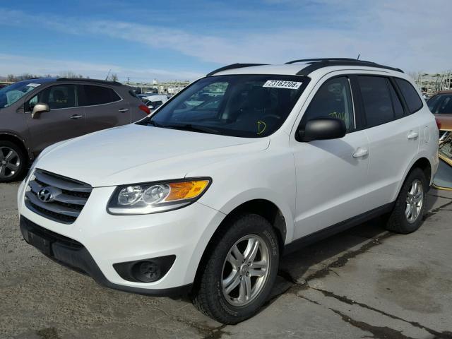 5XYZGDAB3CG124384 - 2012 HYUNDAI SANTA FE G WHITE photo 2