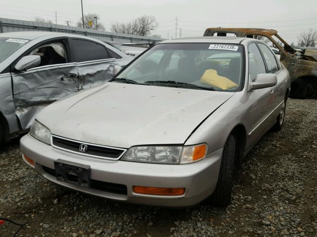 1HGCD5605VA198289 - 1997 HONDA ACCORD SE GOLD photo 2