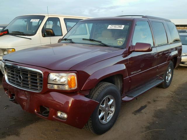 1GYEK63R6YR189266 - 2000 CADILLAC ESCALADE L MAROON photo 2