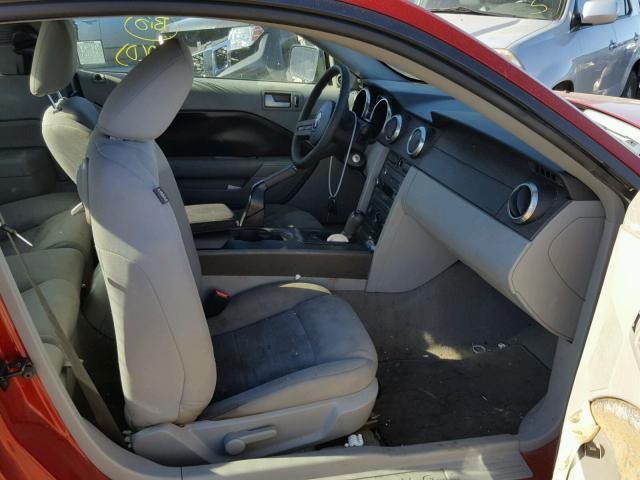 1ZVHT80NX85148852 - 2008 FORD MUSTANG RED photo 5