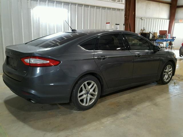 3FA6P0H71GR174537 - 2016 FORD FUSION SE GRAY photo 4