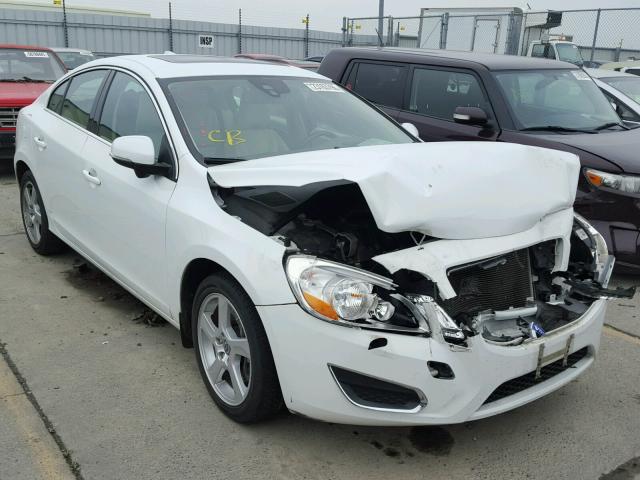 YV1622FS5C2125443 - 2012 VOLVO S60 T5 WHITE photo 1