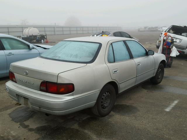 JT2BG12K8T0351258 - 1996 TOYOTA CAMRY DX SILVER photo 4