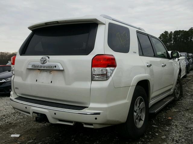 JTEZU5JR6D5051481 - 2013 TOYOTA 4RUNNER SR WHITE photo 4