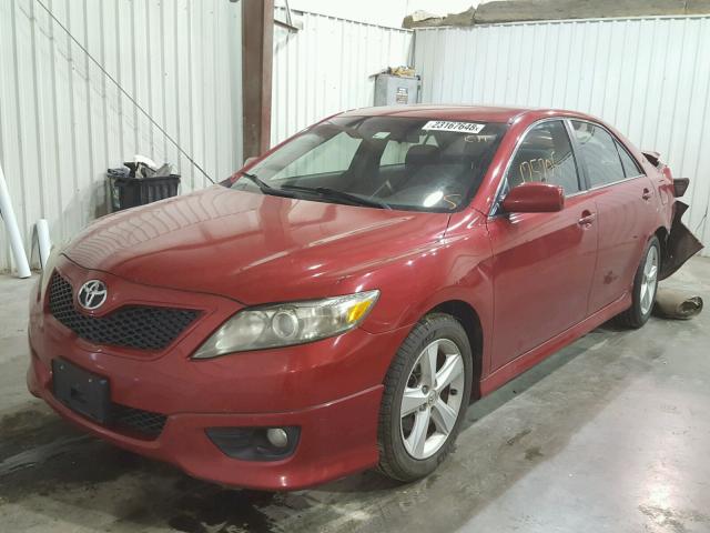 4T1BF3EK4AU523661 - 2010 TOYOTA CAMRY BASE RED photo 2