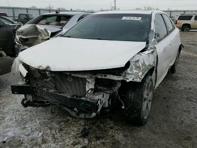 4T1BF1FK4EU308922 - 2014 TOYOTA CAMRY L WHITE photo 2