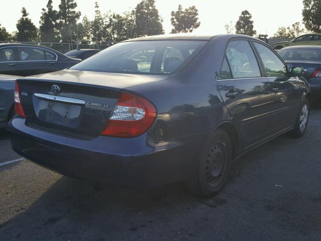 JTDBE32KX20047663 - 2002 TOYOTA CAMRY LE BLUE photo 4