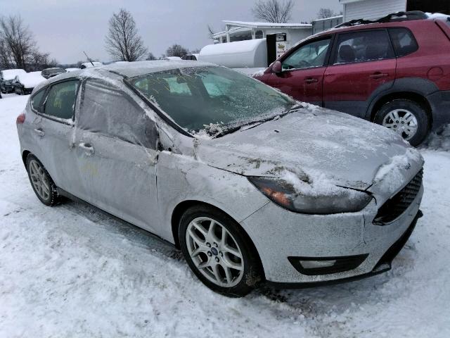 1FADP3K29FL386539 - 2015 FORD FOCUS SE SILVER photo 1