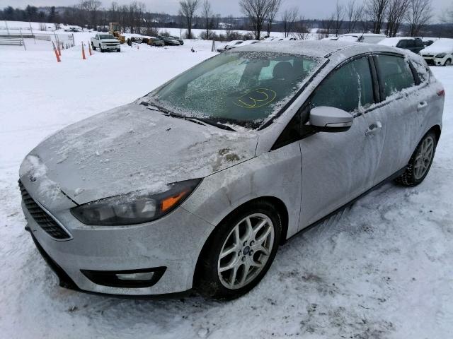 1FADP3K29FL386539 - 2015 FORD FOCUS SE SILVER photo 2