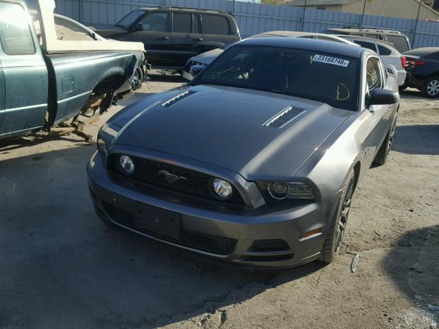 1ZVBP8CFXD5210940 - 2013 FORD MUSTANG GT GRAY photo 2