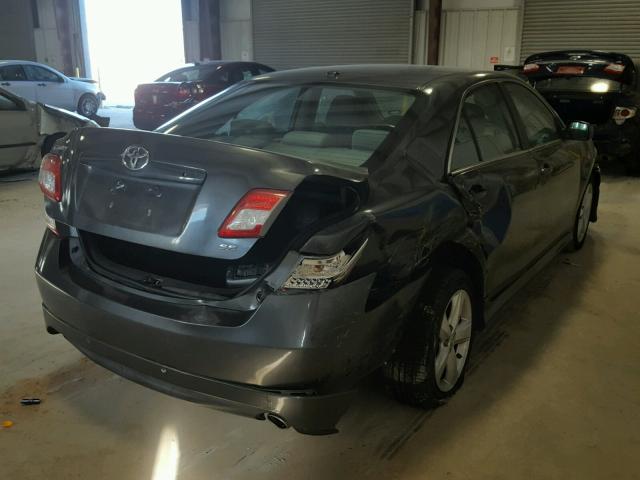 4T1BF3EK4BU726972 - 2011 TOYOTA CAMRY BASE GRAY photo 4