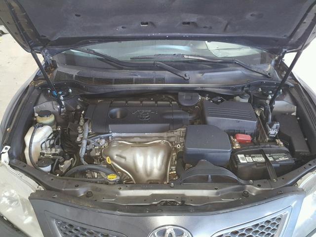 4T1BF3EK4BU726972 - 2011 TOYOTA CAMRY BASE GRAY photo 7