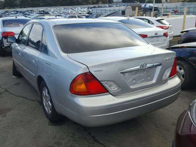 4T1BF28BXYU021916 - 2000 TOYOTA AVALON XL SILVER photo 3