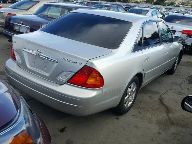 4T1BF28BXYU021916 - 2000 TOYOTA AVALON XL SILVER photo 4