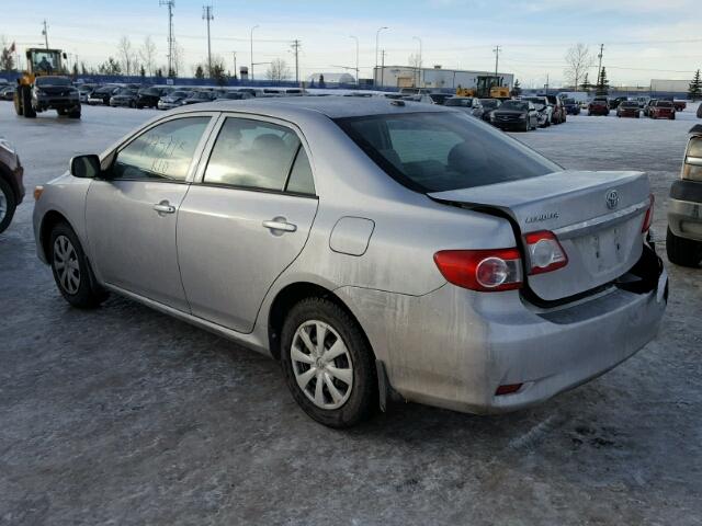 2T1BU4EEXDC071470 - 2013 TOYOTA COROLLA BA SILVER photo 3