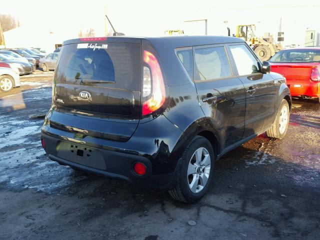 KNDJN2A24H7467040 - 2017 KIA SOUL BLACK photo 4