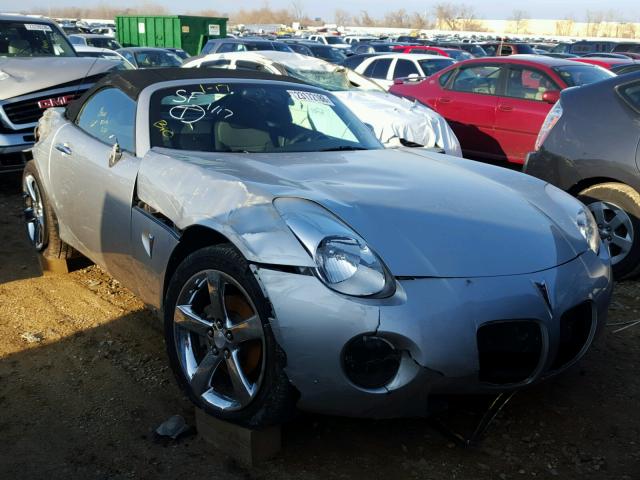 1G2MB35BX6Y117865 - 2006 PONTIAC SOLSTICE SILVER photo 1