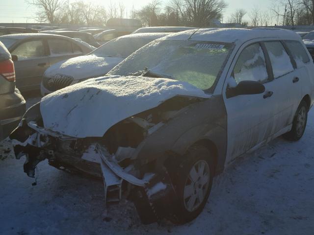 1FAHP36N47W144845 - 2007 FORD FOCUS ZXW WHITE photo 2