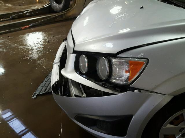 1G1JA5SG4D4119573 - 2013 CHEVROLET SONIC LS SILVER photo 9