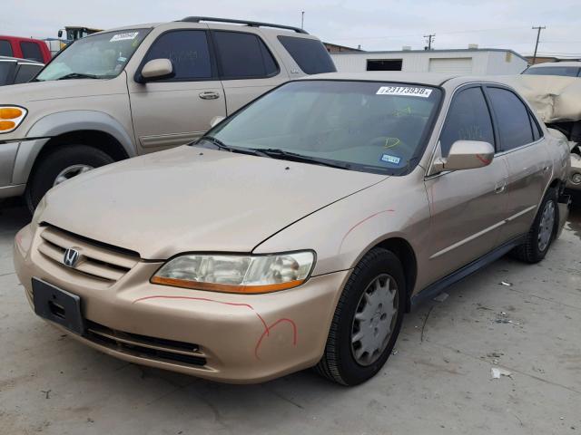 1HGCG564X1A113113 - 2001 HONDA ACCORD LX TAN photo 2