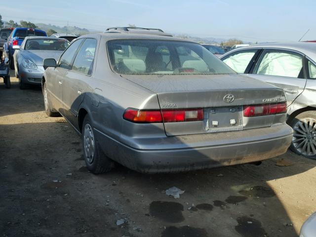 JT2BG22K9W0137678 - 1998 TOYOTA CAMRY CE BEIGE photo 3