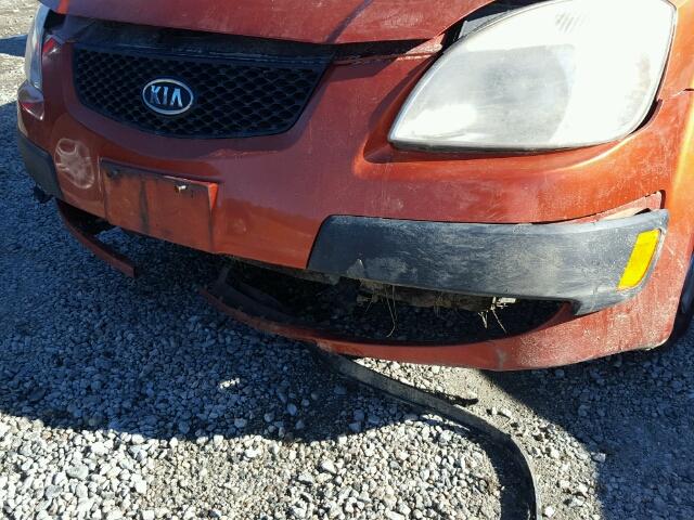 KNADE123386352673 - 2008 KIA RIO BASE ORANGE photo 9