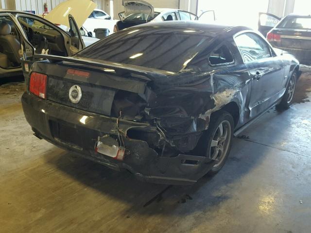 1ZVFT82H765230968 - 2006 FORD MUSTANG GT BLACK photo 4