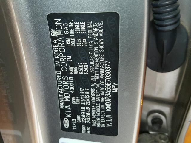 KNDJP3A55E7030377 - 2014 KIA SOUL + SILVER photo 10