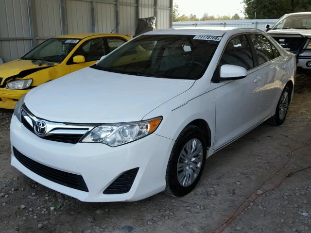 4T4BF1FK6CR210218 - 2012 TOYOTA CAMRY BASE WHITE photo 2