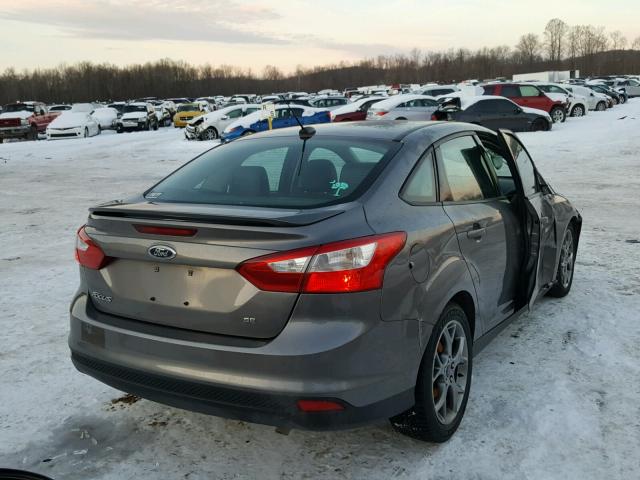 1FADP3F24EL258590 - 2014 FORD FOCUS SE GRAY photo 4