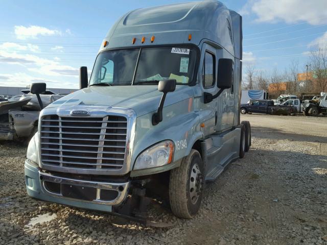 1FUJGLD51FLGD5430 - 2015 FREIGHTLINER CASCADIA 1 BLUE photo 2